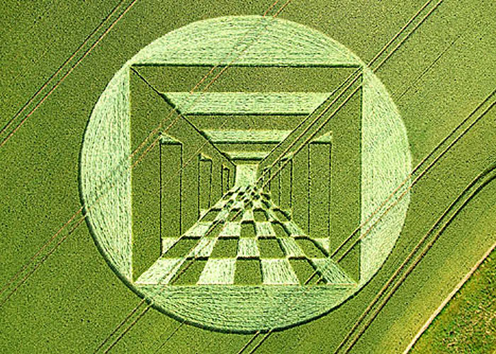1. cropcircledm0107 700x500